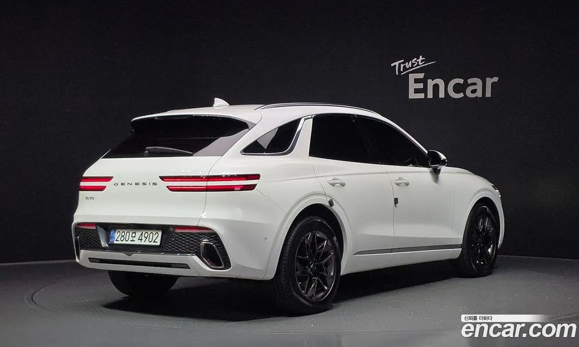 Genesis GV70 2021 2.5 автомат (гидро), фото 2 Genesis GV70 2021 2.5 автомат (гидро), фото 2