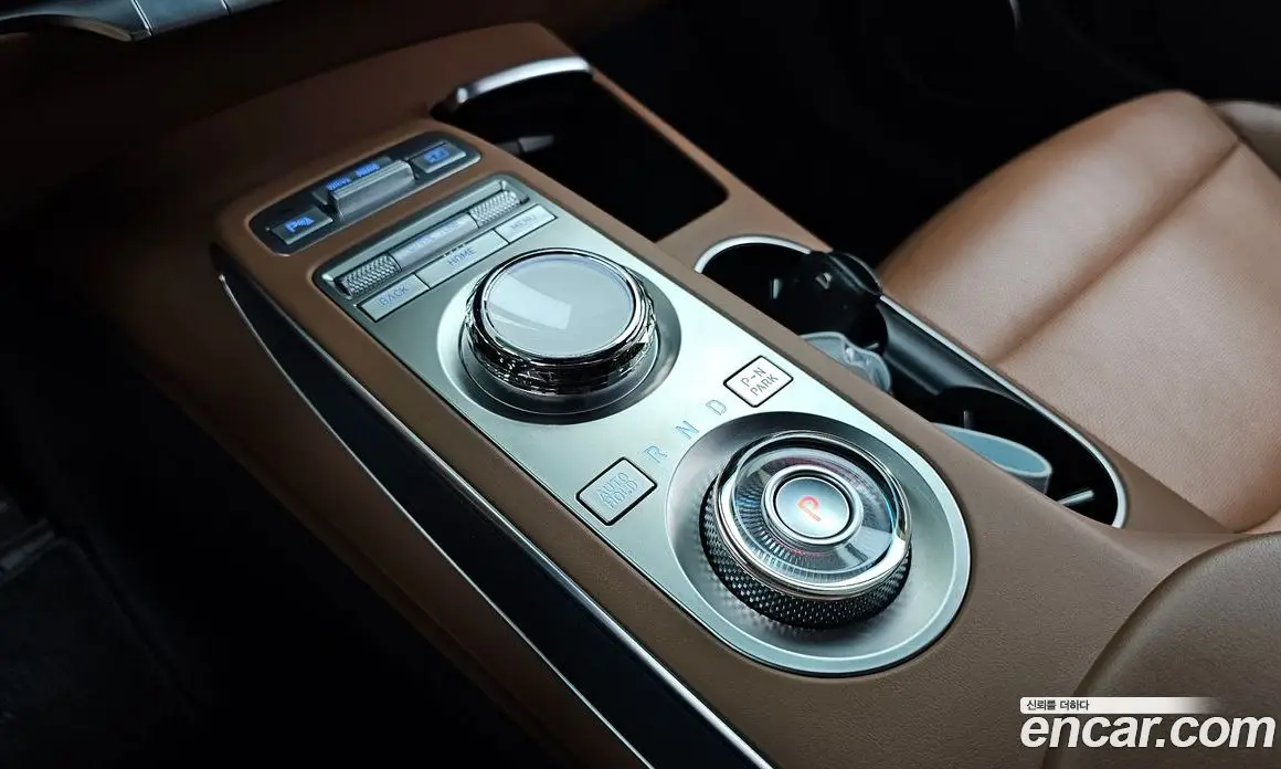 Genesis GV70 2021 2.5 автомат (гидро), фото 12 Genesis GV70 2021 2.5 автомат (гидро), фото 12