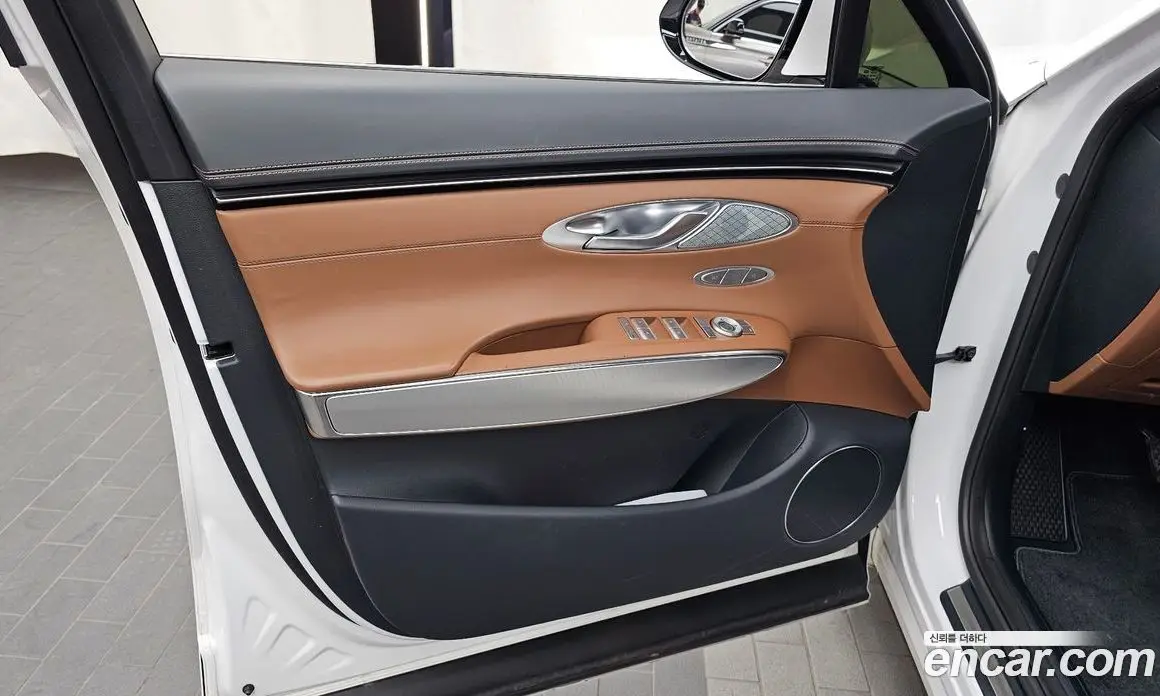 Genesis GV70 2021 2.5 автомат (гидро), фото 14 Genesis GV70 2021 2.5 автомат (гидро), фото 14