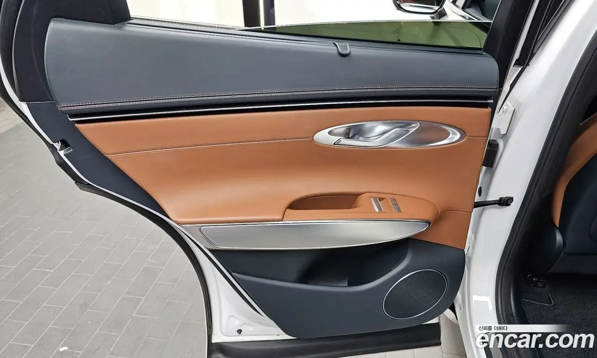 Genesis GV70 2021 2.5 автомат (гидро), фото 15 Genesis GV70 2021 2.5 автомат (гидро), фото 15