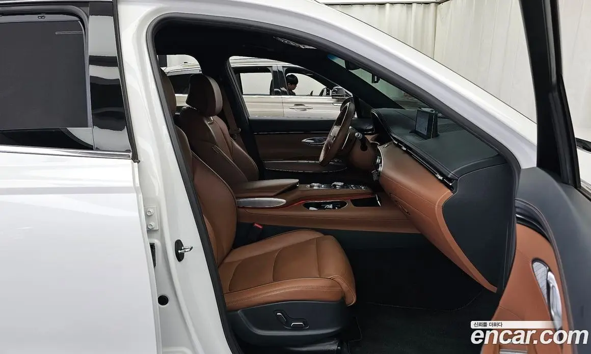 Genesis GV70 2021 2.5 автомат (гидро), фото 17 Genesis GV70 2021 2.5 автомат (гидро), фото 17
