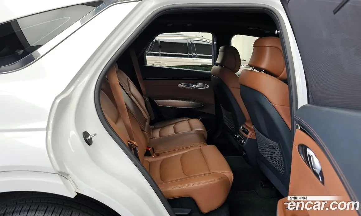 Genesis GV70 2021 2.5 автомат (гидро), фото 18 Genesis GV70 2021 2.5 автомат (гидро), фото 18