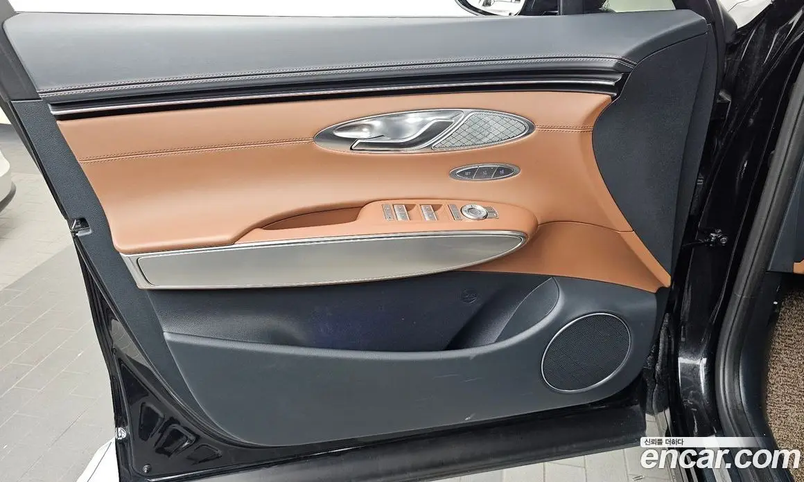 Genesis GV70 2023 2.5 автомат (гидро), фото 14 Genesis GV70 2023 2.5 автомат (гидро), фото 14
