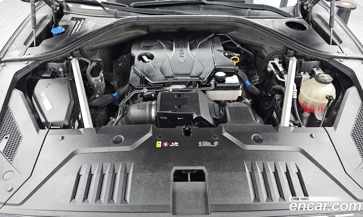 Genesis GV70 2023 2.5 автомат (гидро), фото 6 Genesis GV70 2023 2.5 автомат (гидро), фото 6