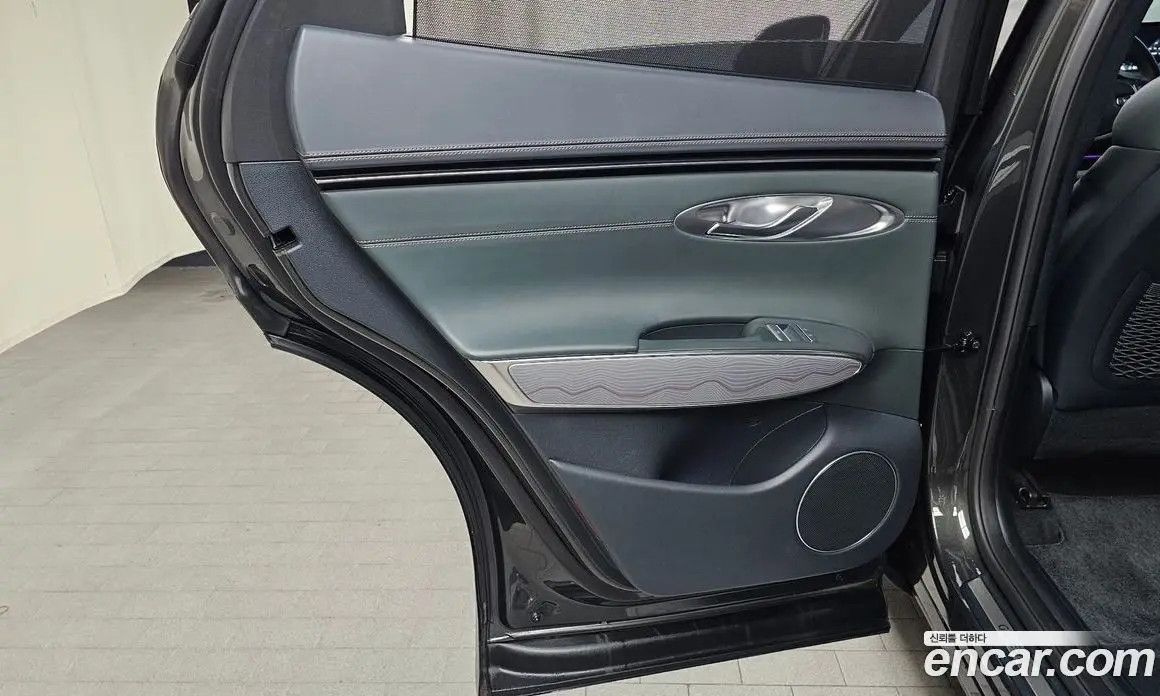 Genesis GV70 2024 2.5 автомат (гидро), фото 14 Genesis GV70 2024 2.5 автомат (гидро), фото 14