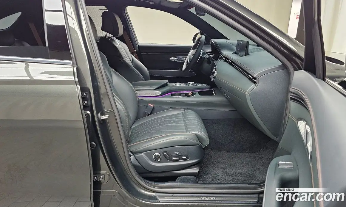 Genesis GV70 2024 2.5 автомат (гидро), фото 15 Genesis GV70 2024 2.5 автомат (гидро), фото 15