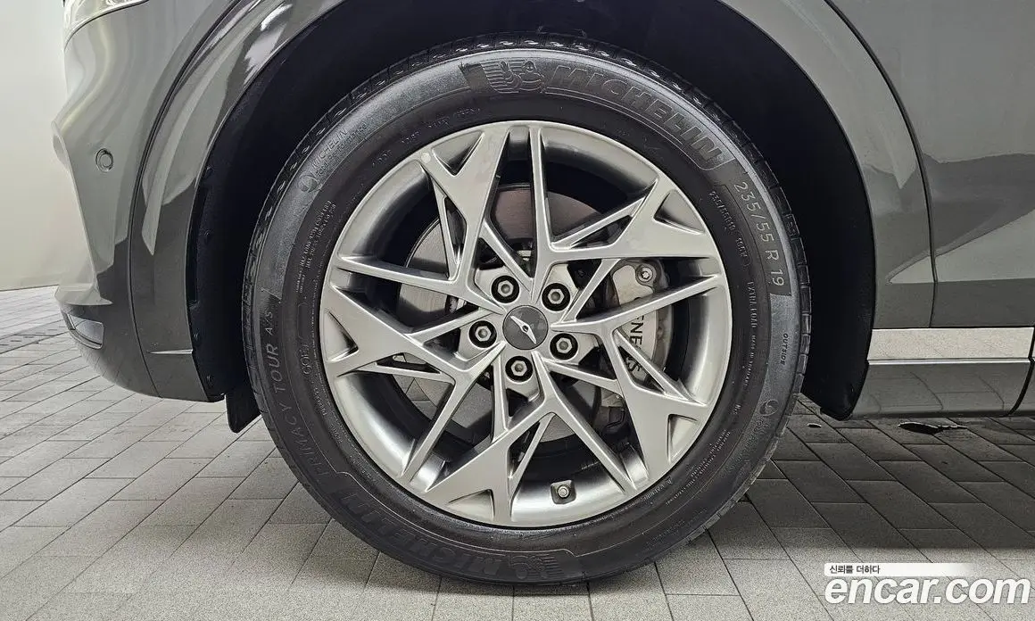 Genesis GV70 2024 2.5 автомат (гидро), фото 4 Genesis GV70 2024 2.5 автомат (гидро), фото 4