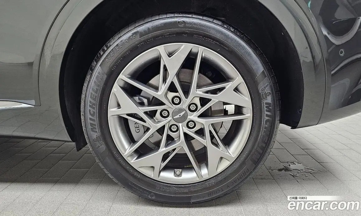 Genesis GV70 2024 2.5 автомат (гидро), фото 6 Genesis GV70 2024 2.5 автомат (гидро), фото 6