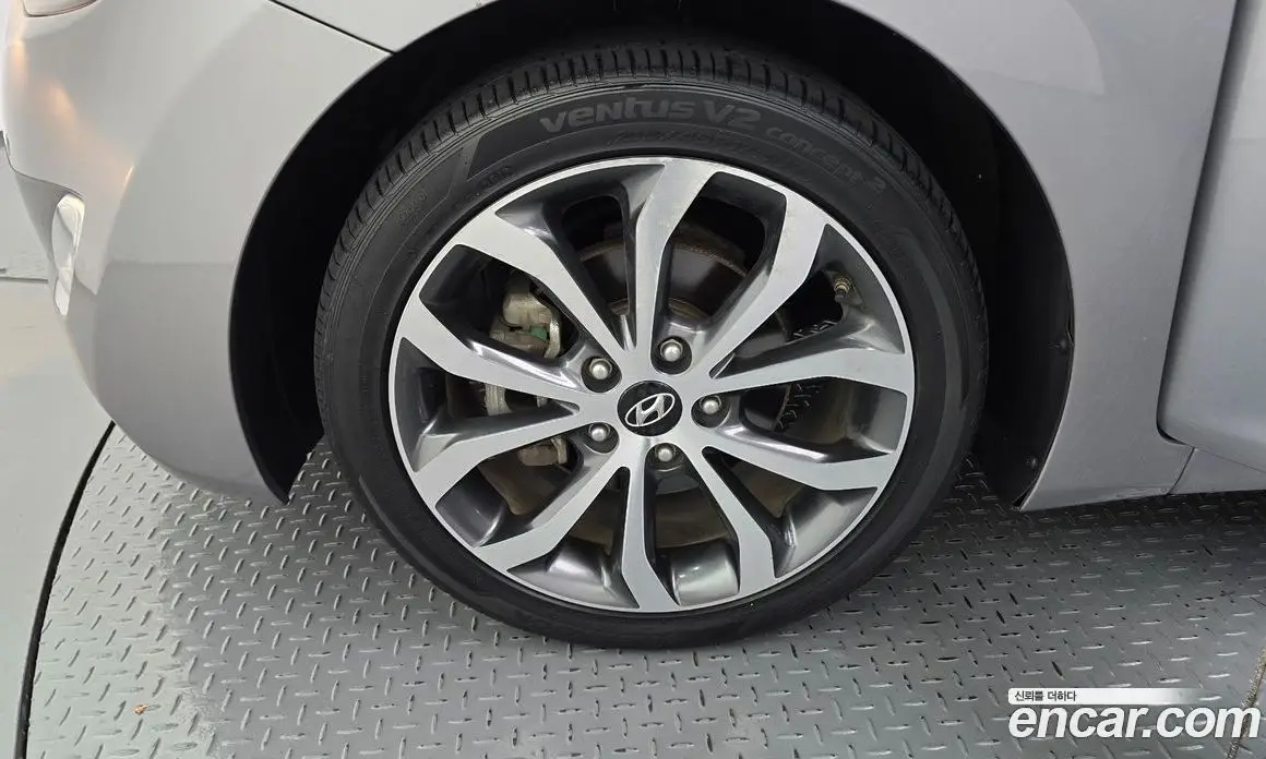 Hyundai Avante 2012 1.6 автомат (гидро), фото 5 Hyundai Avante 2012 1.6 автомат (гидро), фото 5