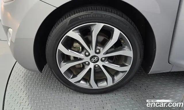 Hyundai Avante 2012 1.6 автомат (гидро), миниатюра 5 Hyundai Avante 2012 1.6 автомат (гидро), миниатюра 5