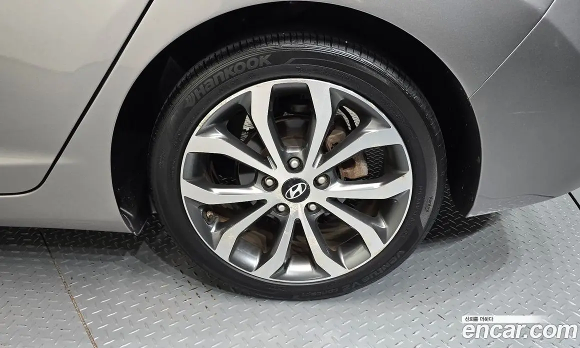 Hyundai Avante 2012 1.6 автомат (гидро), фото 7 Hyundai Avante 2012 1.6 автомат (гидро), фото 7