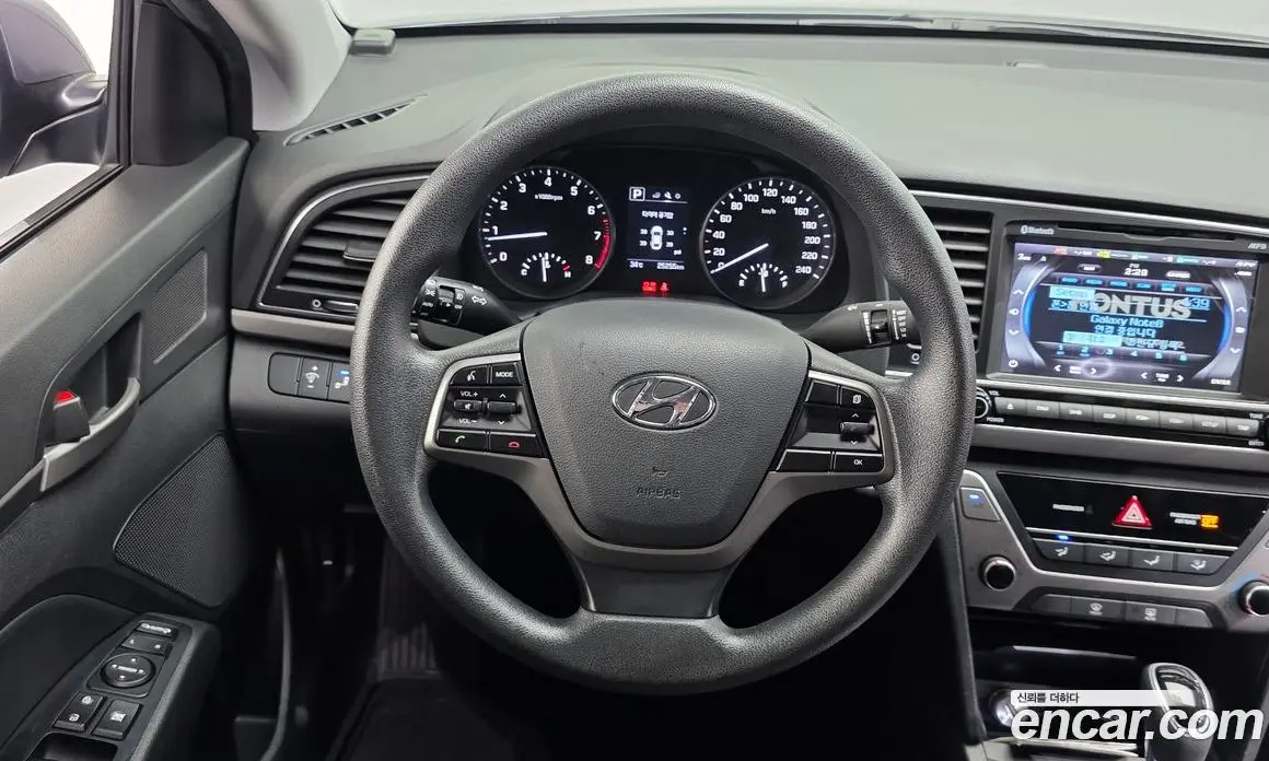 Hyundai Avante 2018 1.6 автомат (гидро), фото 18
