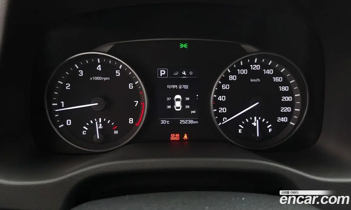 Hyundai Avante 2018 1.6 автомат (гидро), фото 10