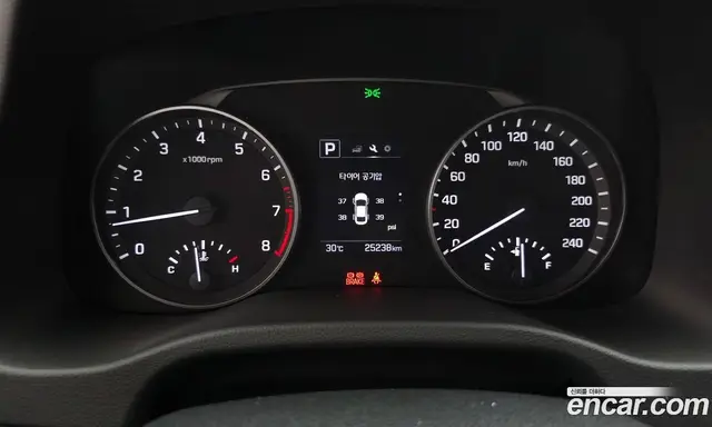 Hyundai Avante 2018 1.6 автомат (гидро), миниатюра 10