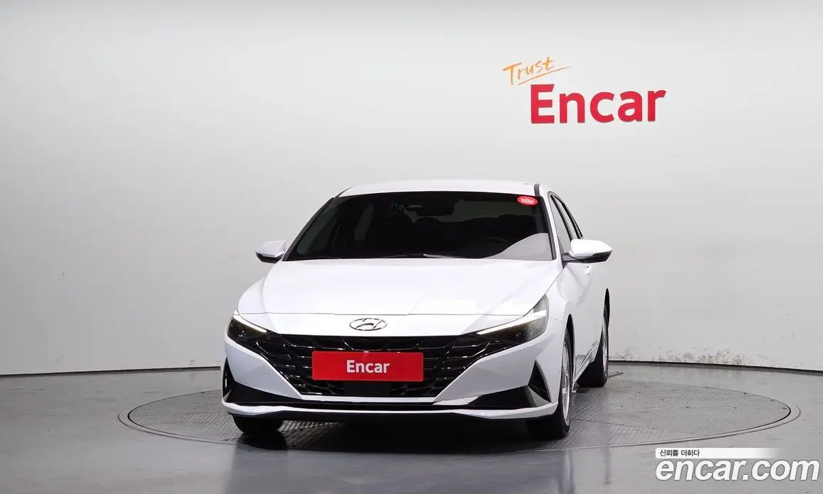 Hyundai Avante 2023 1.6 автомат (гидро), фото 3