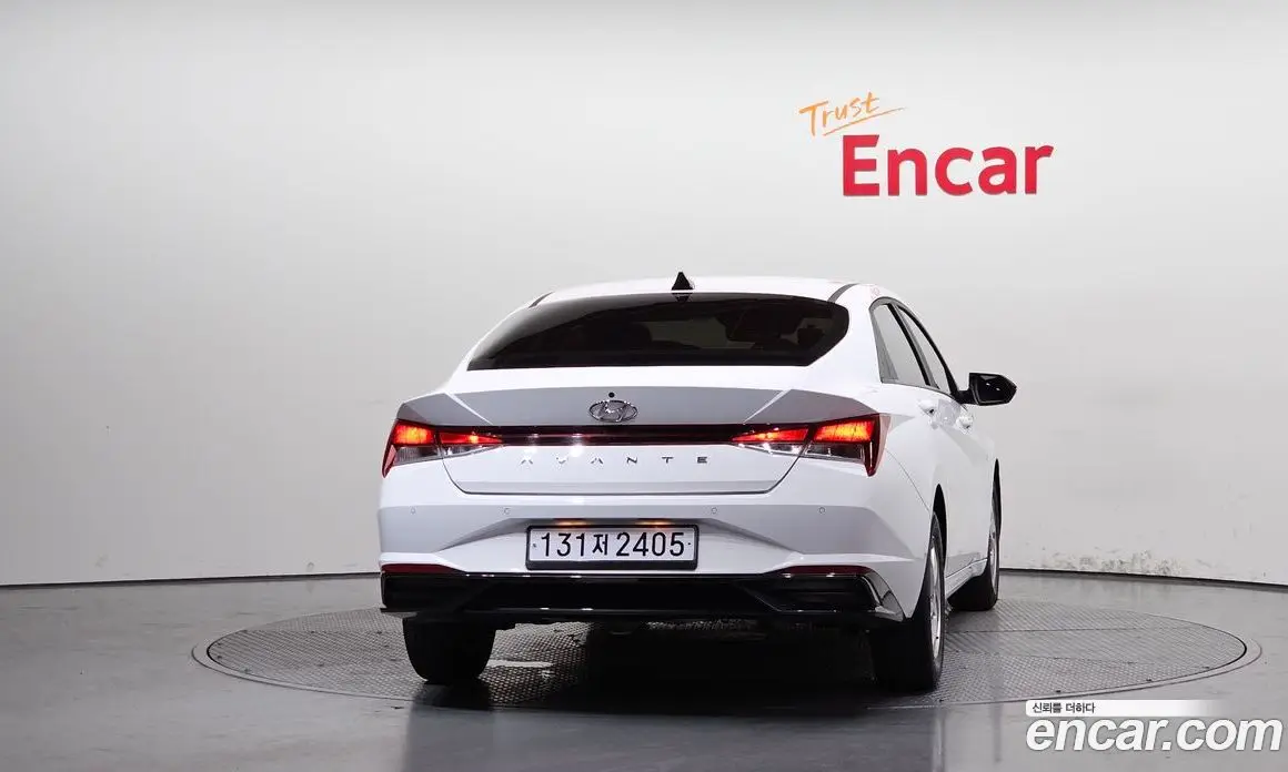 Hyundai Avante 2023 1.6 автомат (гидро), фото 4
