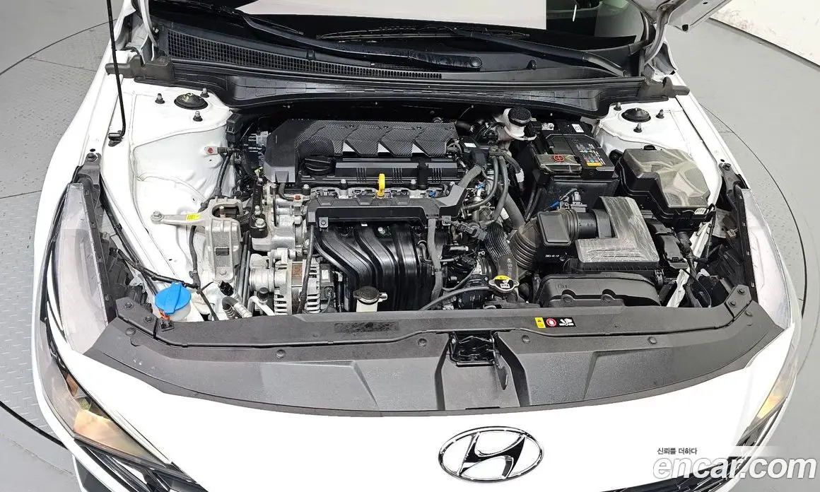 Hyundai Avante 2023 1.6 автомат (гидро), фото 6