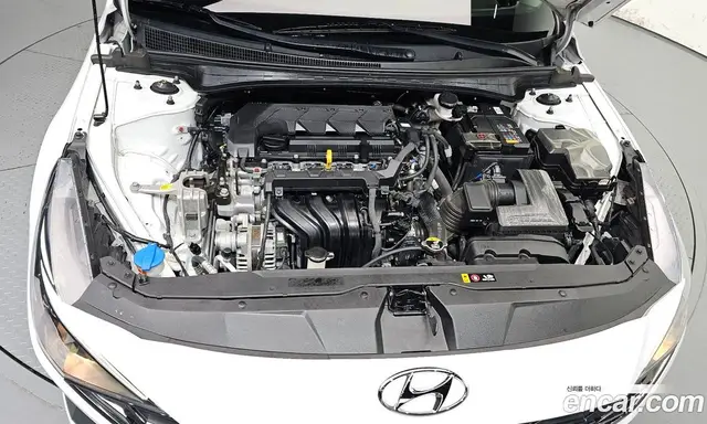 Hyundai Avante 2023 1.6 автомат (гидро), миниатюра 6