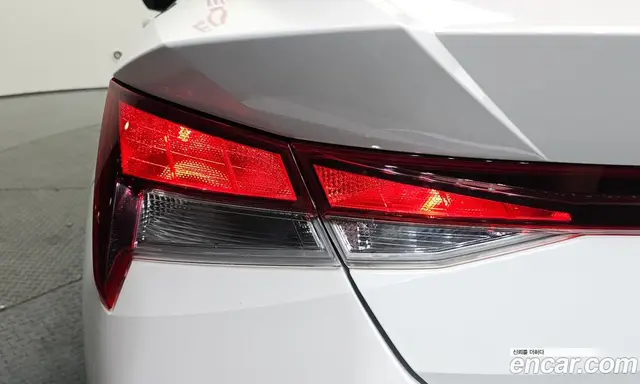 Hyundai Avante 2023 1.6 автомат (гидро), миниатюра 9