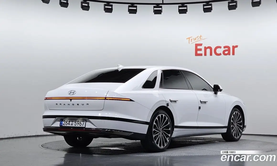 Hyundai Grandeur 2024 1.6 автомат (гидро), фото 1 Hyundai Grandeur 2024 1.6 автомат (гидро), фото 1