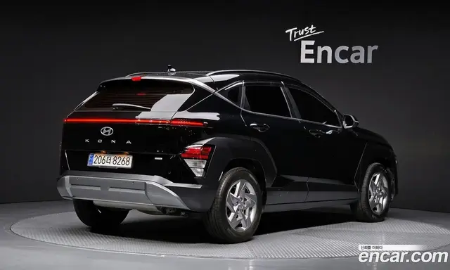 Hyundai Kona 2023 1.6 автомат (гидро), миниатюра 2