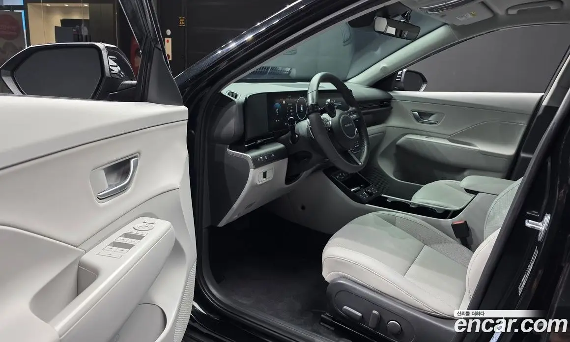 Hyundai Kona 2023 1.6 автомат (гидро), фото 13