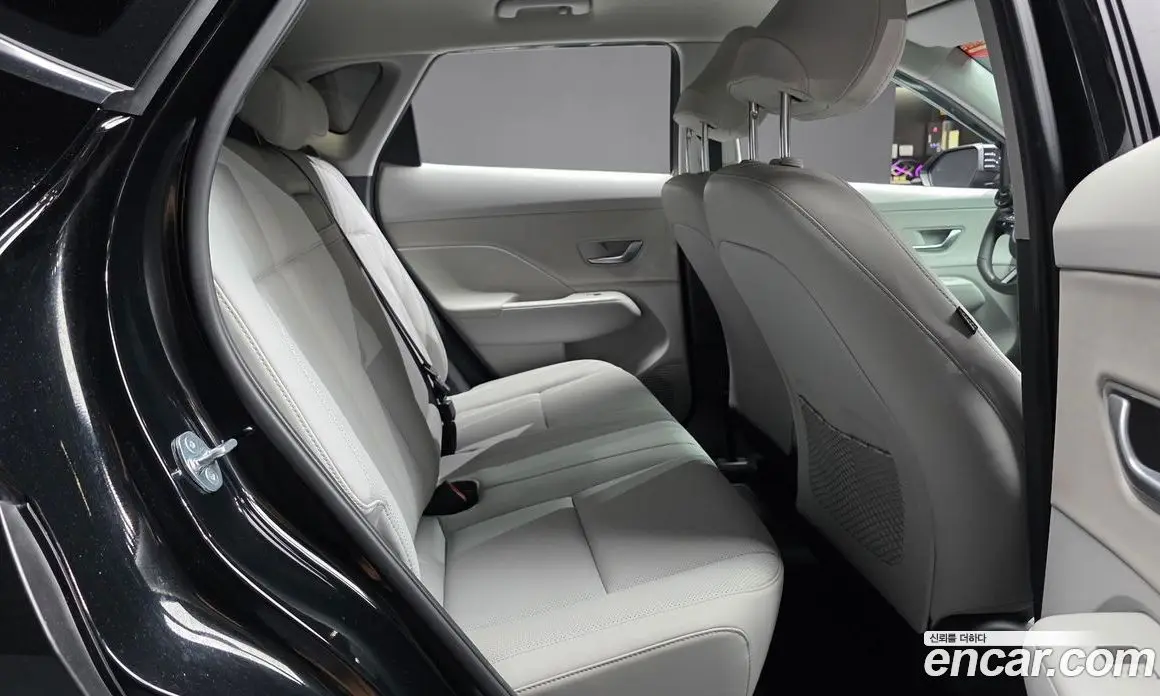 Hyundai Kona 2023 1.6 автомат (гидро), фото 17