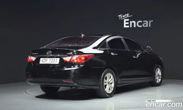 Hyundai Sonata 2010 2.0 автомат (гидро), миниатюра 2 Hyundai Sonata 2010 2.0 автомат (гидро), миниатюра 2