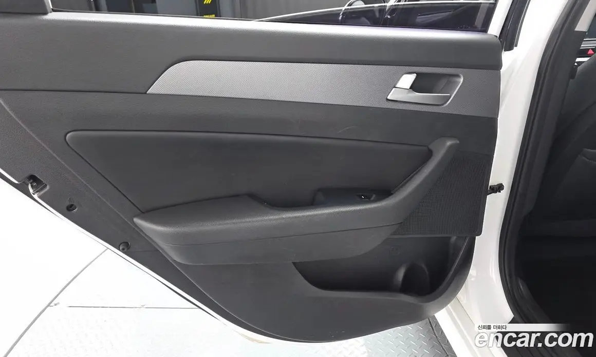 Hyundai Sonata 2018 2.0 автомат (гидро), фото 15 Hyundai Sonata 2018 2.0 автомат (гидро), фото 15