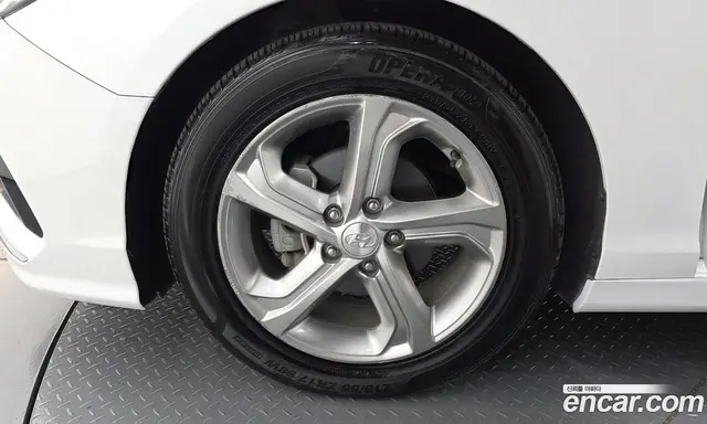 Hyundai Sonata 2018 2.0 автомат (гидро), миниатюра 5 Hyundai Sonata 2018 2.0 автомат (гидро), миниатюра 5