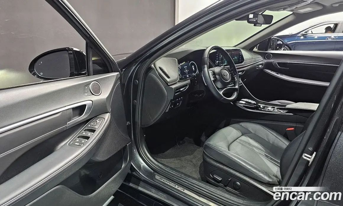 Hyundai Sonata 2023 1.6 автомат (гидро), фото 13