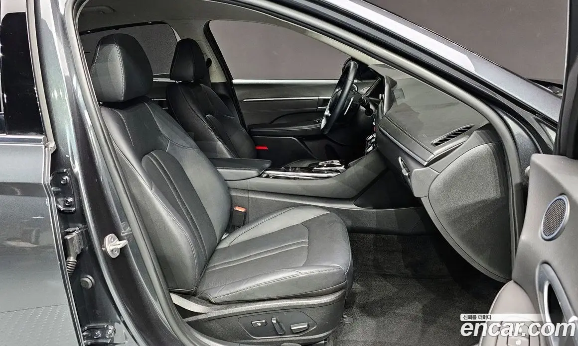 Hyundai Sonata 2023 1.6 автомат (гидро), фото 16
