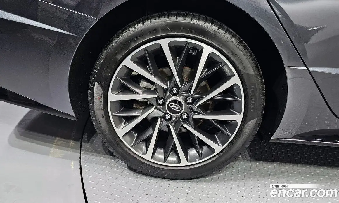 Hyundai Sonata 2023 1.6 автомат (гидро), фото 5