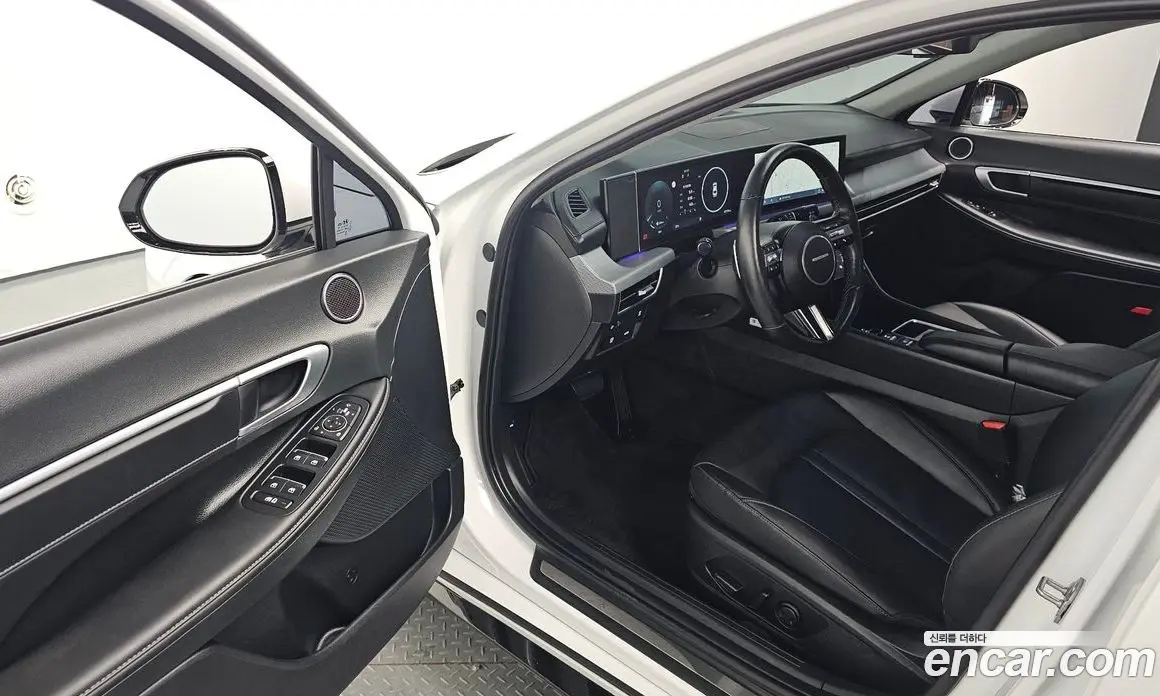 Hyundai Sonata 2024 2.0 автомат (гидро), фото 12