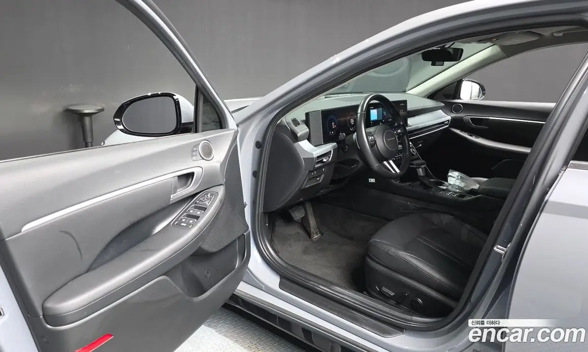 Hyundai Sonata 2024 2.0 автомат (гидро), фото 13