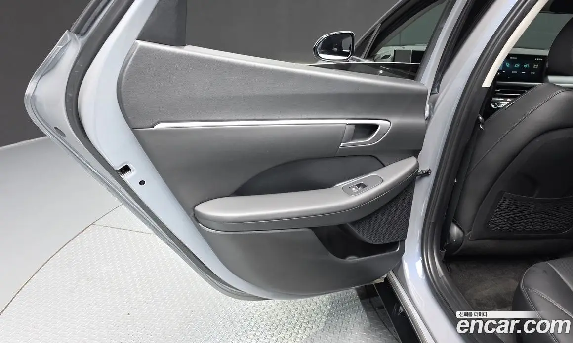 Hyundai Sonata 2024 2.0 автомат (гидро), фото 15