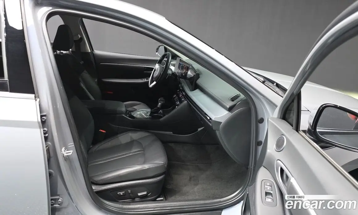 Hyundai Sonata 2024 2.0 автомат (гидро), фото 17