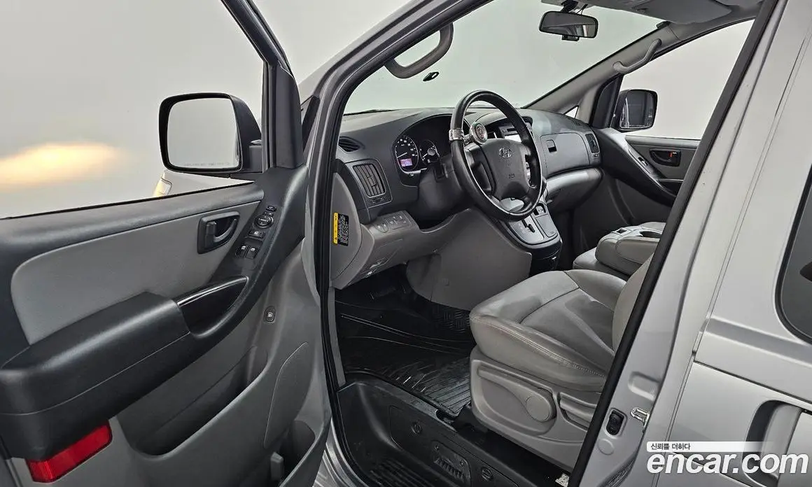 Hyundai Starex 2018 2.5 автомат (гидро), фото 13