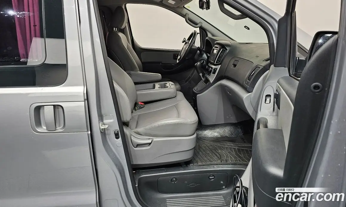 Hyundai Starex 2018 2.5 автомат (гидро), фото 16