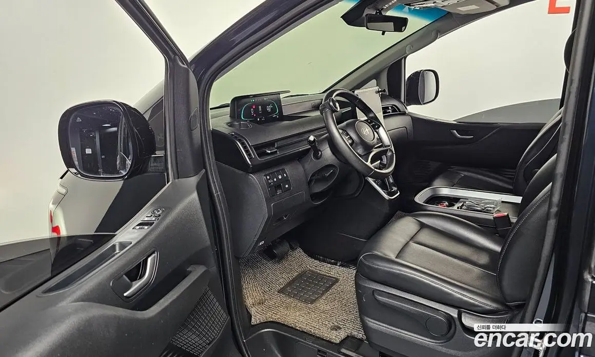 Hyundai Staria 2024 1.6 автомат (гидро), фото 13