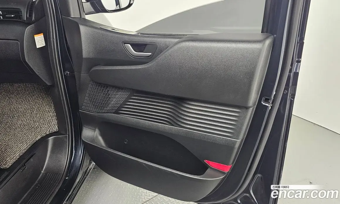 Hyundai Staria 2024 1.6 автомат (гидро), фото 15