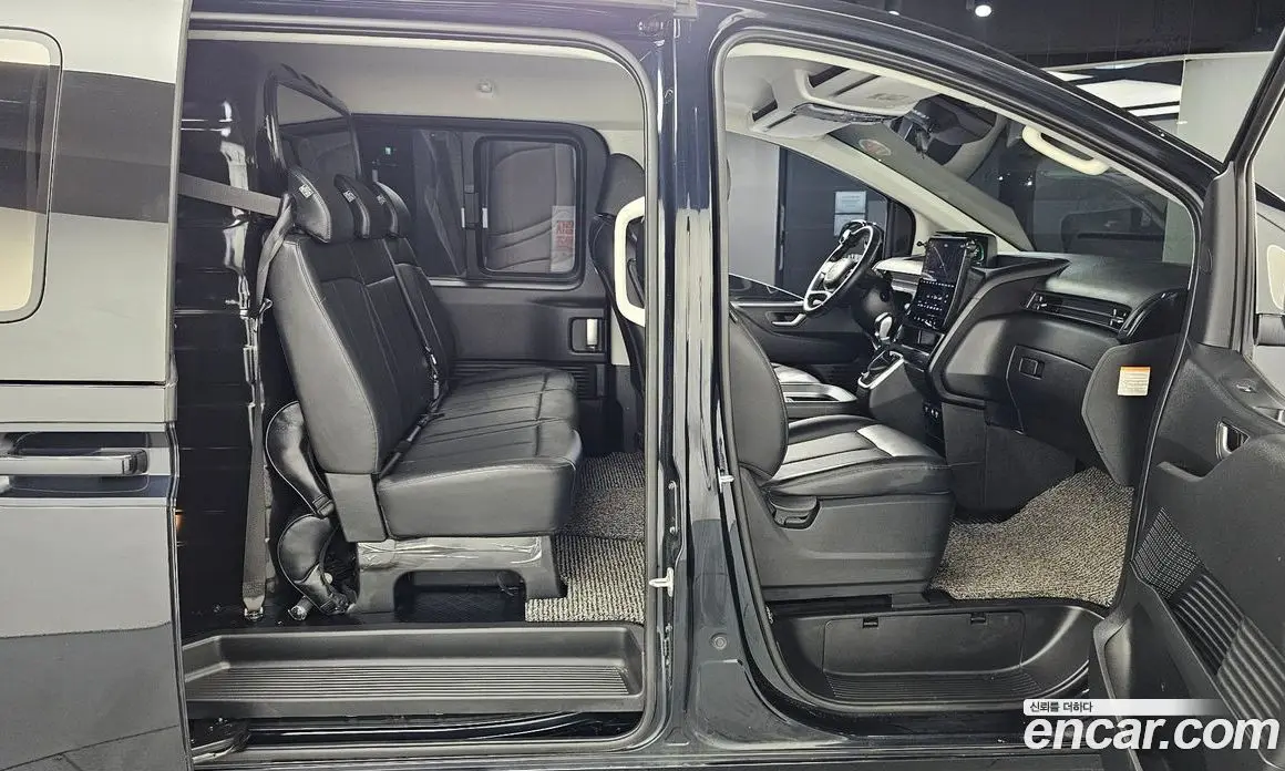 Hyundai Staria 2024 1.6 автомат (гидро), фото 17