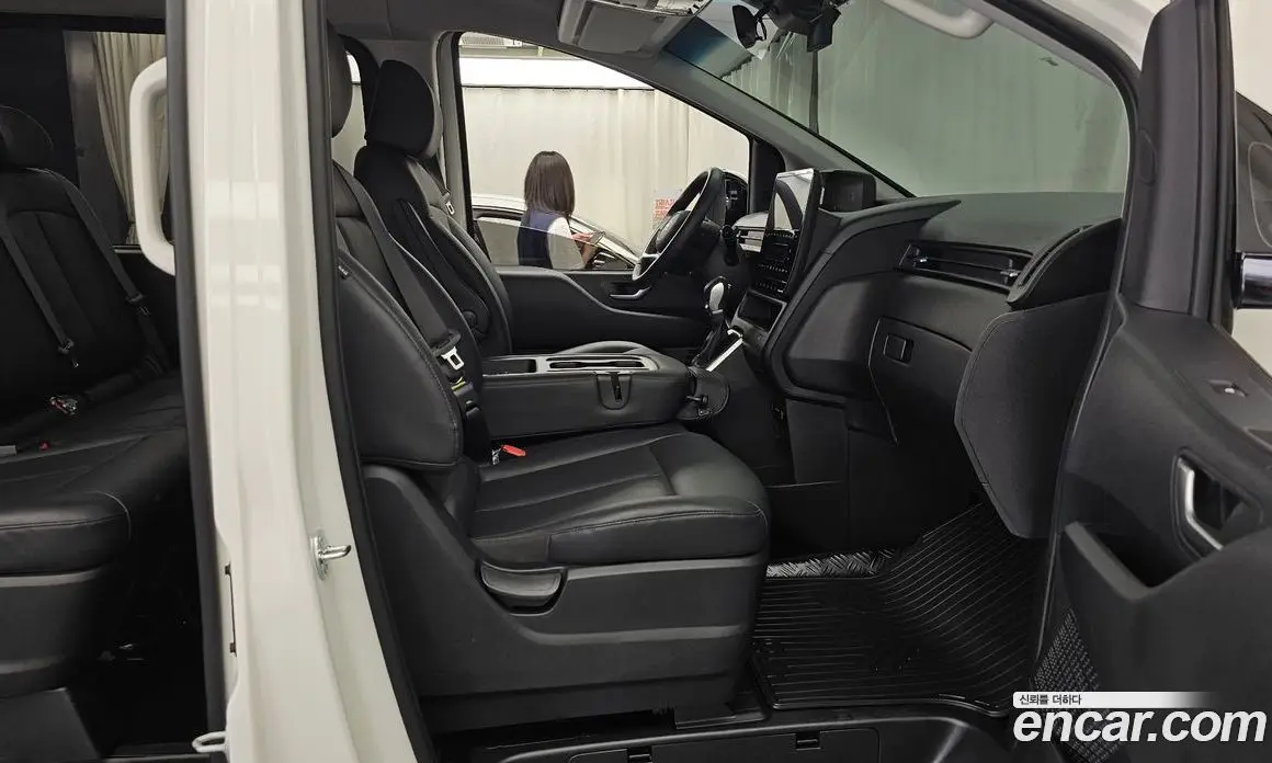 Hyundai Staria 2025 3.5 автомат (гидро), фото 17 Hyundai Staria 2025 3.5 автомат (гидро), фото 17