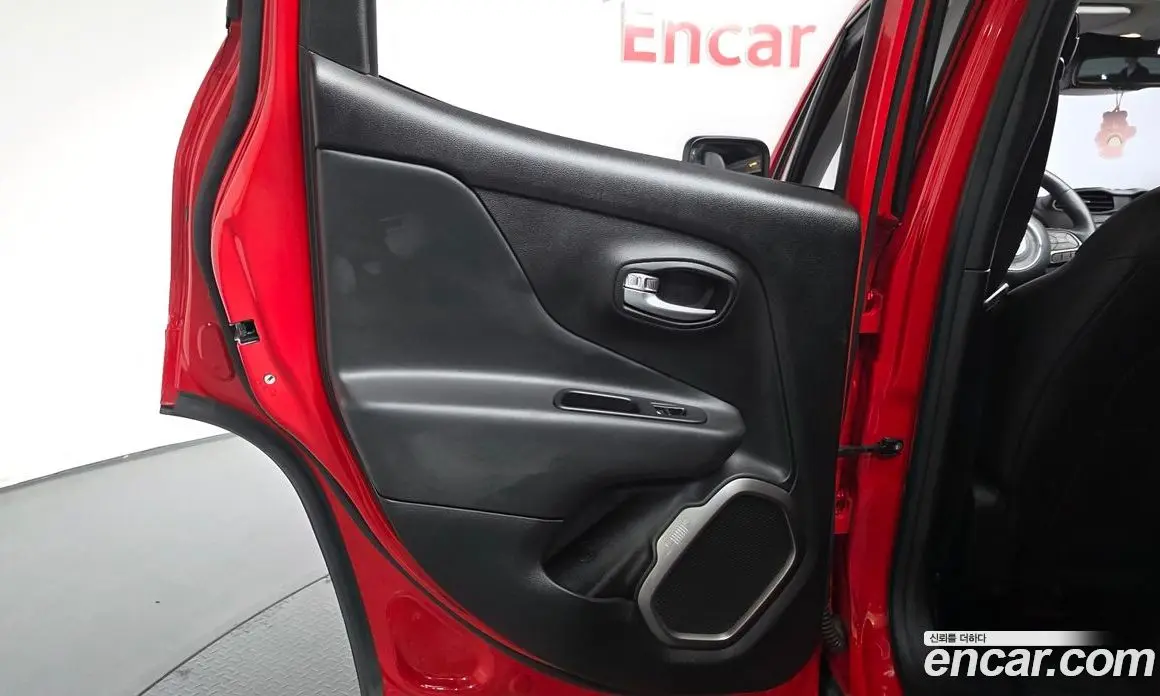 Jeep Renegade 2019 2.4 автомат (гидро), фото 14 Jeep Renegade 2019 2.4 автомат (гидро), фото 14