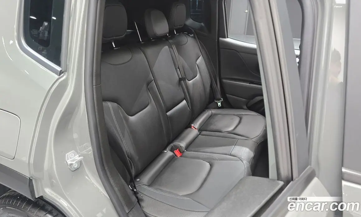 Jeep Renegade 2022 1.3 автомат (гидро), фото 17