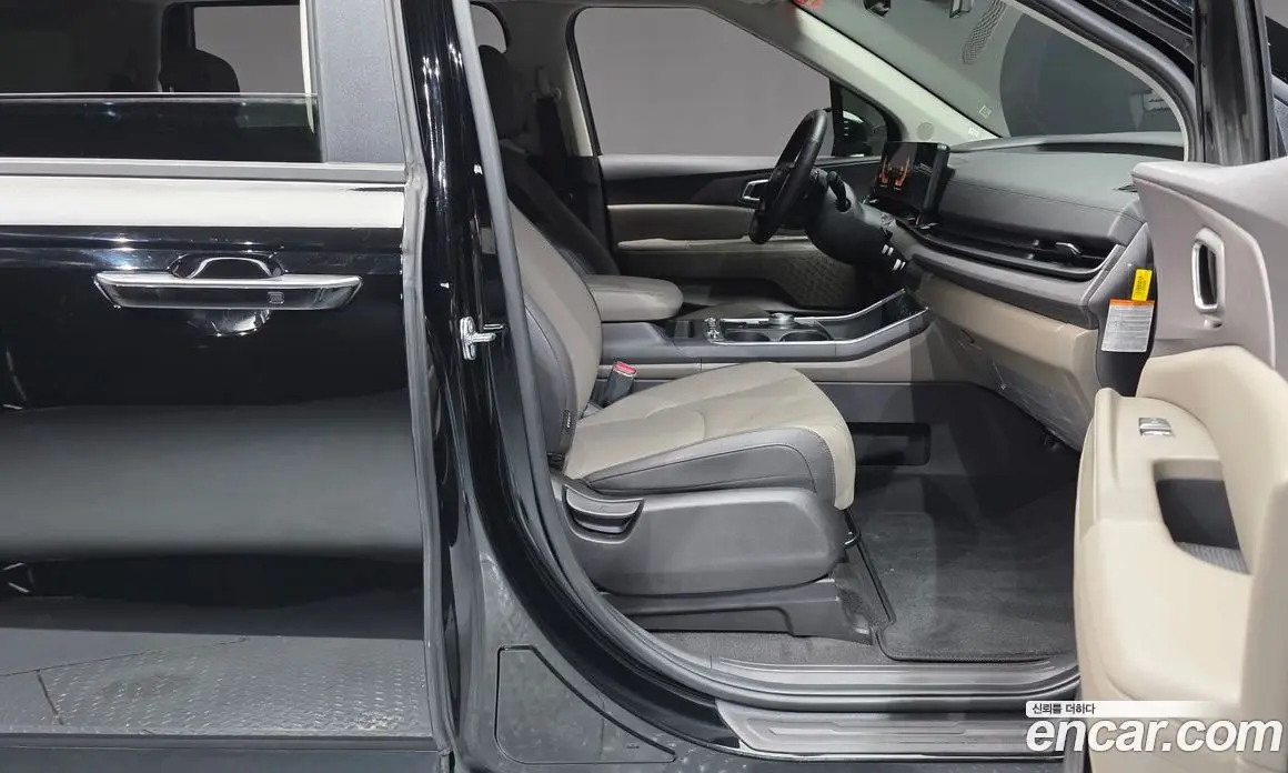 Kia Carnival 2025 1.6 автомат (гидро), фото 16