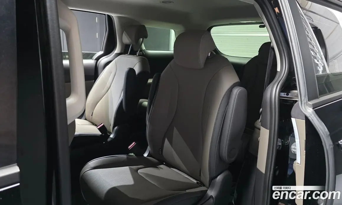 Kia Carnival 2025 1.6 автомат (гидро), фото 18