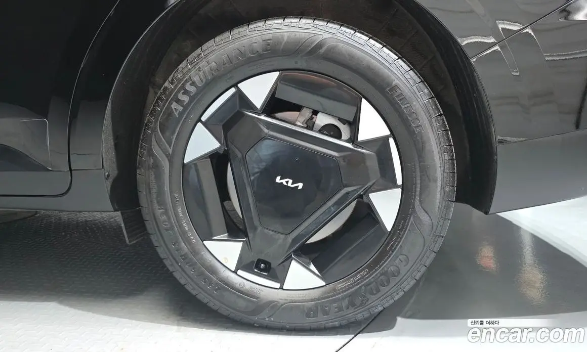 Kia Carnival 2025 1.6 автомат (гидро), фото 7