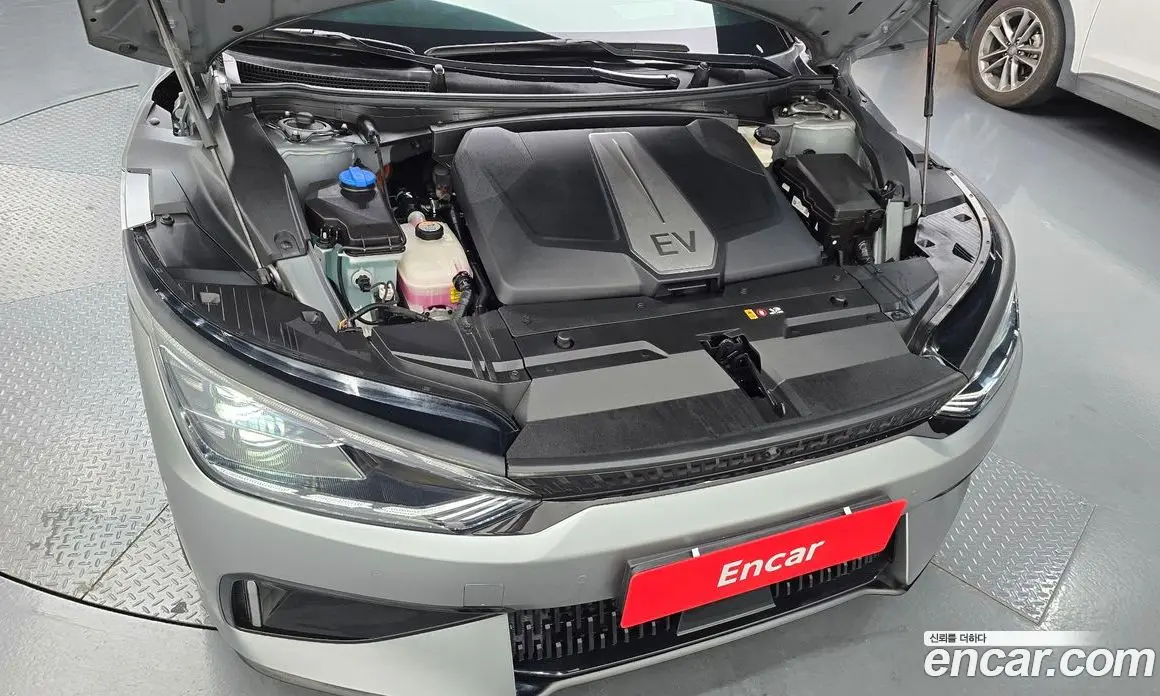 Kia EV6 2023 0.1 автомат (гидро), фото 6 Kia EV6 2023 0.1 автомат (гидро), фото 6