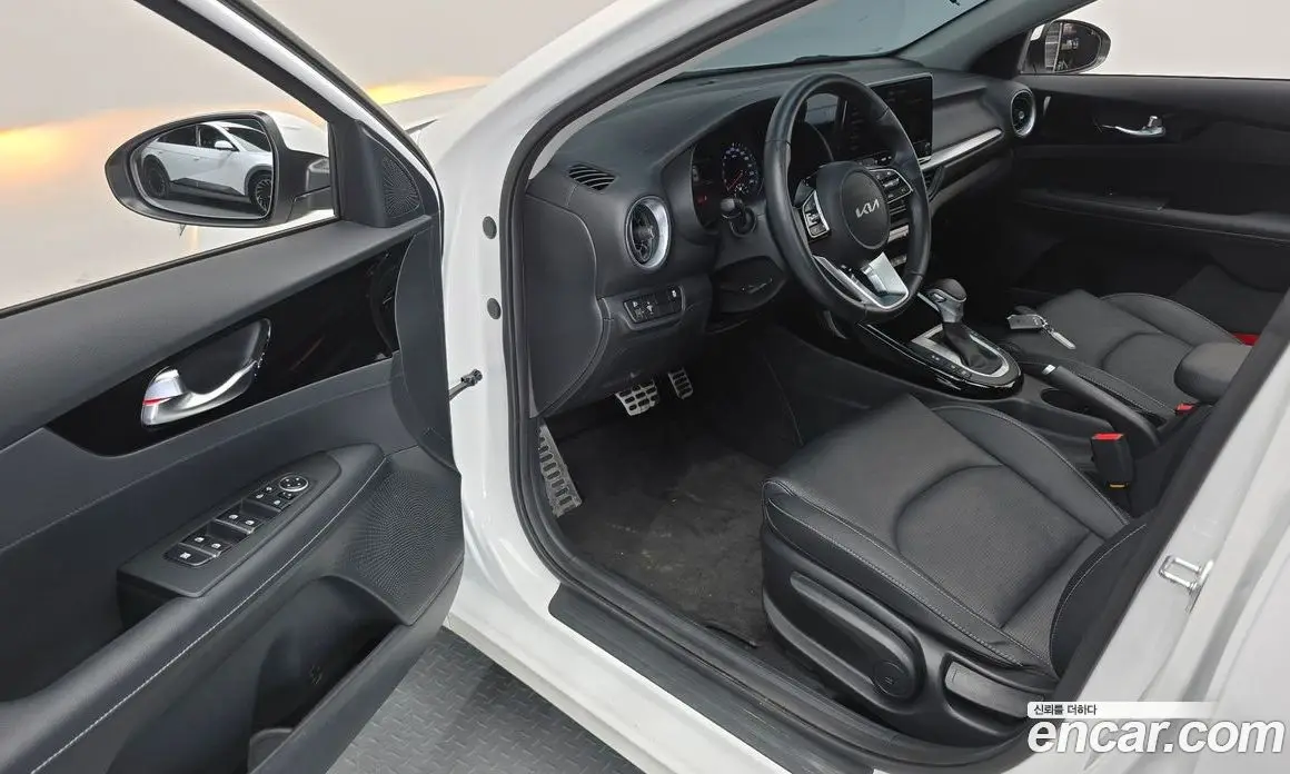 Kia K3 2023 1.6 автомат (гидро), фото 13